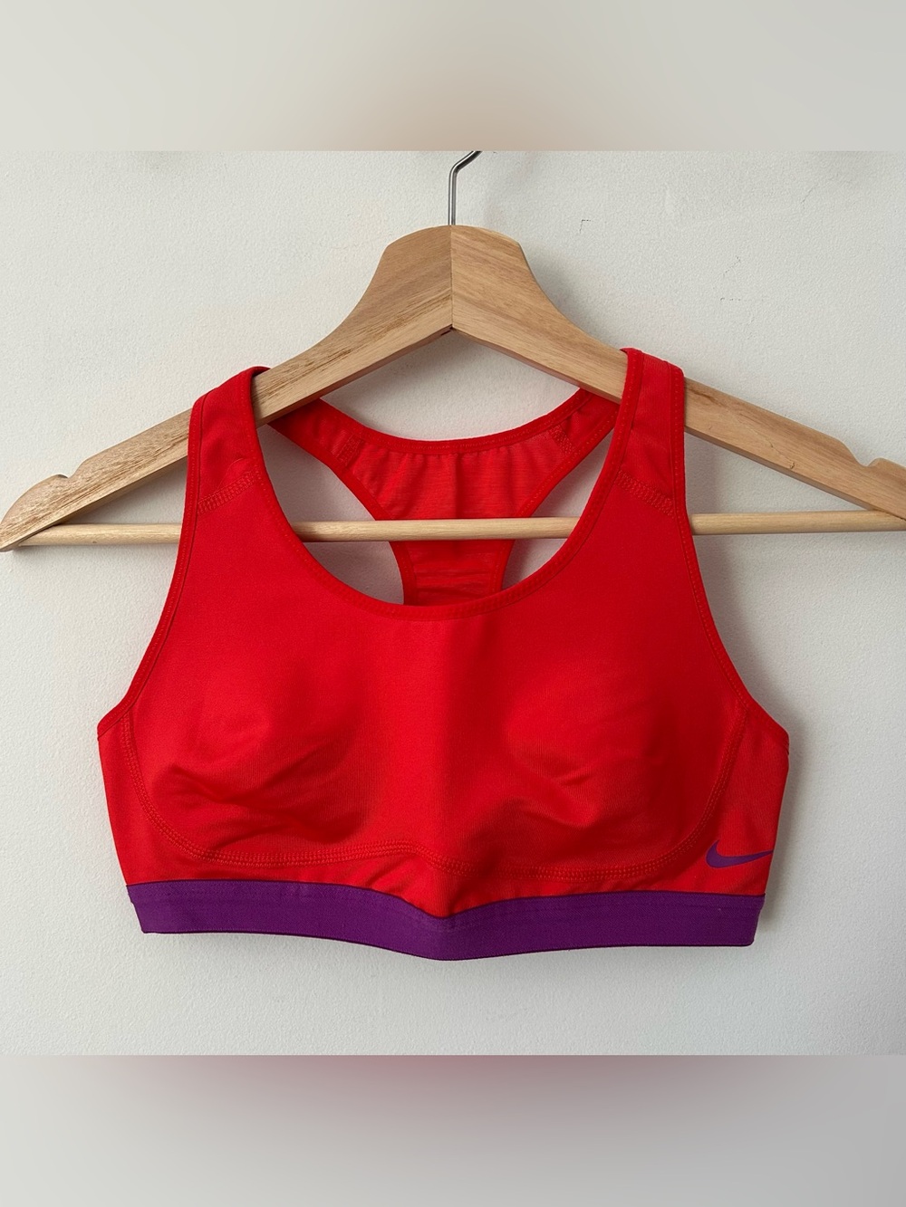 NIKE RED SPORTS BRA SIZE S